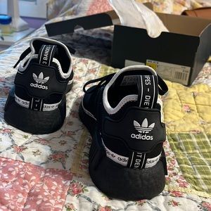 Adidas woman’s 8.5 shoe